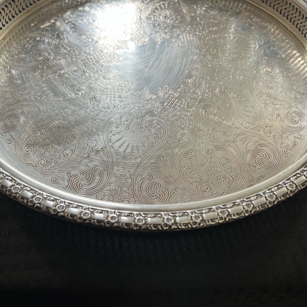 WM ROGERS SILVERPLATE - Picture 4 of 8